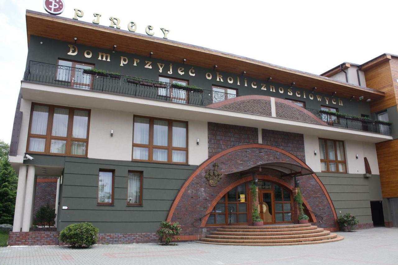 Hotel Pinocy Ledziny Екстер'єр фото