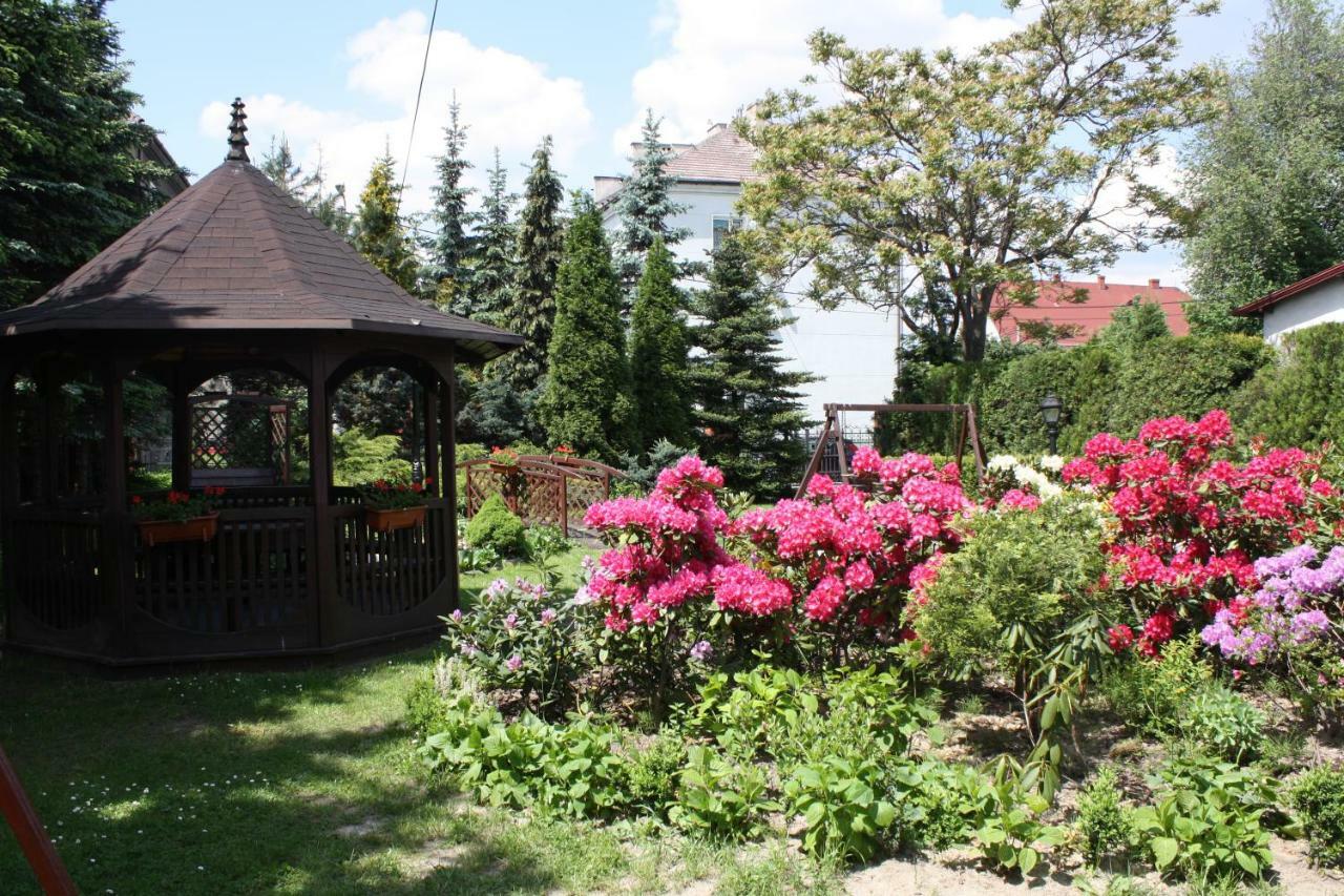 Hotel Pinocy Ledziny Екстер'єр фото